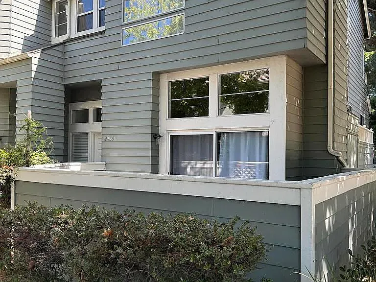 4959 Dekoven St — Photo 1
