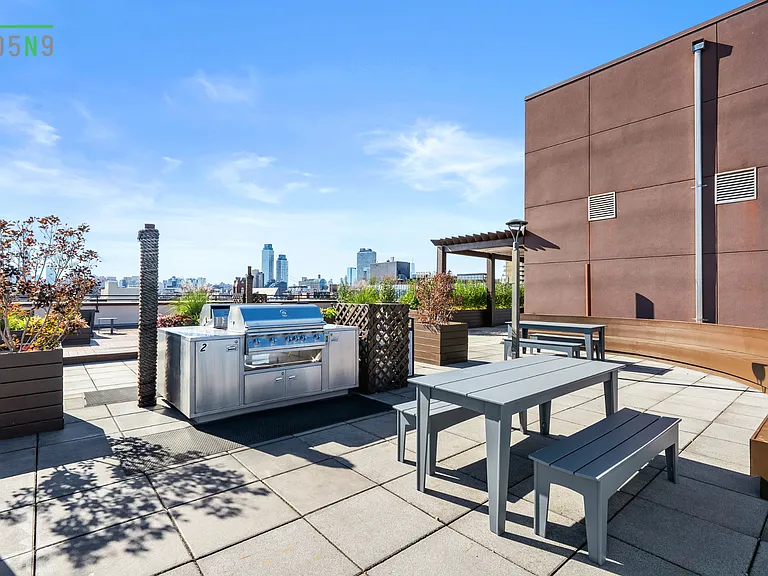 205 N 9th St #3B — Photo 13