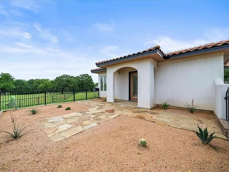 2108 W Sherman Dr — Photo 4