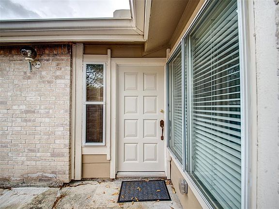 5th image of 11527 Village Place Dr