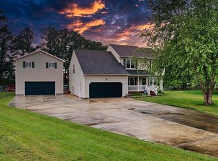 158 N Point Blvd, Moyock, NC 27958