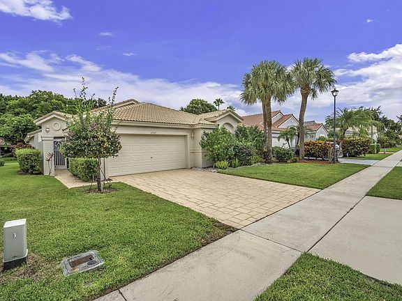 2nd image of 5707 Swaying Palm Lane
