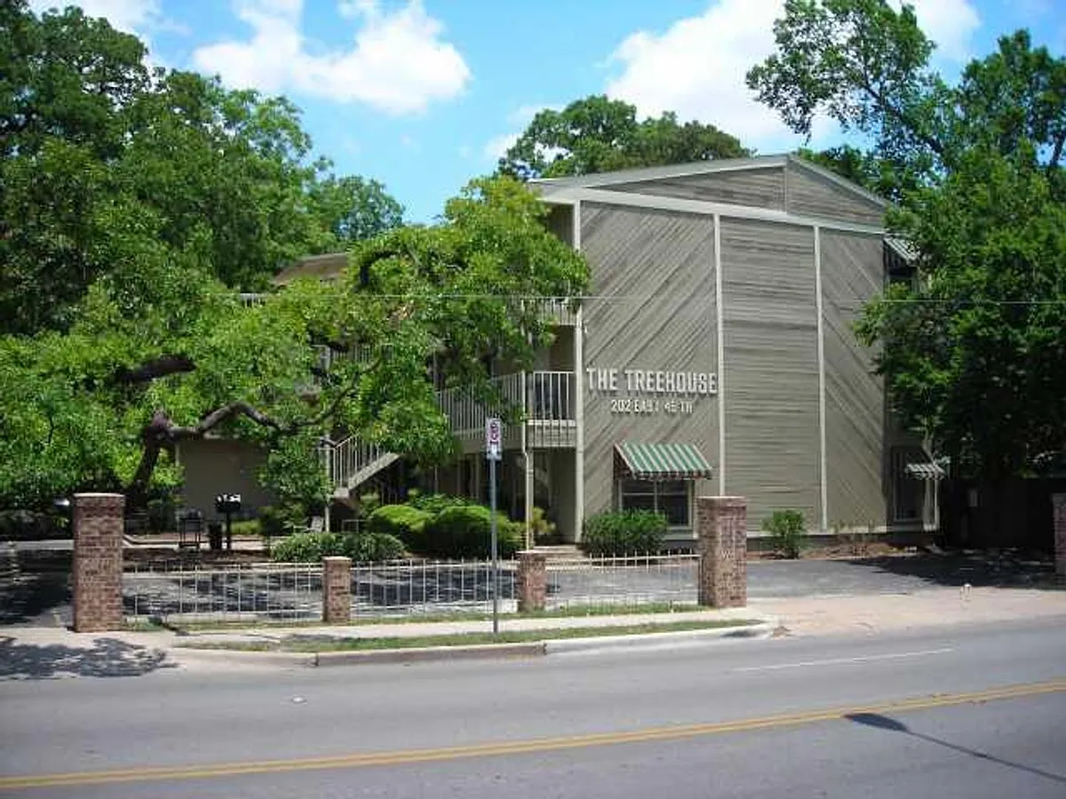 Building Photo - 202 E 45th St #306