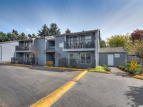 2nd image of 804-734 4th Ave NE