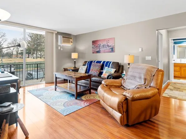 462 Liberty St APT 212, Little Ferry, NJ 07643