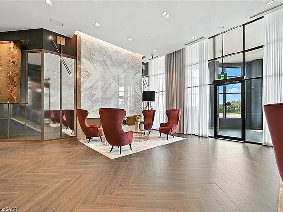 5th image of 405 Dundas St W #316