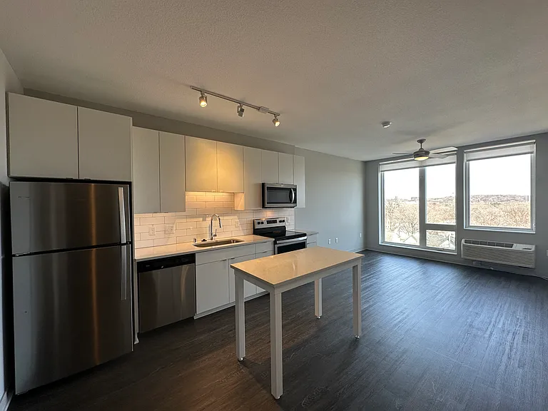 Luna Apartments — Photo 43