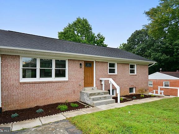 3rd image of 2613 Scarborough Dr