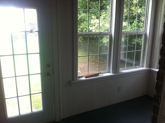 3rd image of 440 Maryland Ave