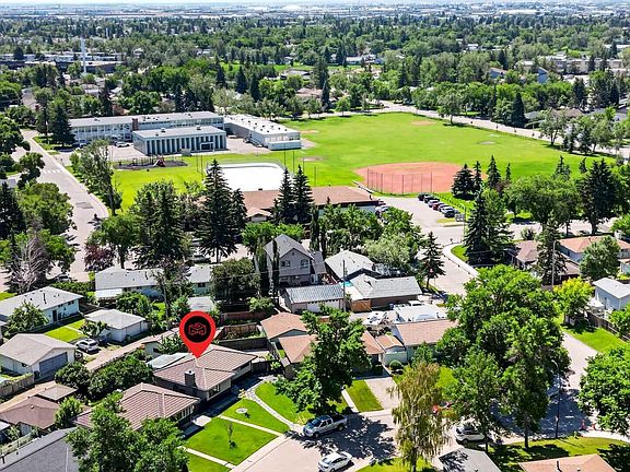 5th image of 2018 Cottonwood Cres SE