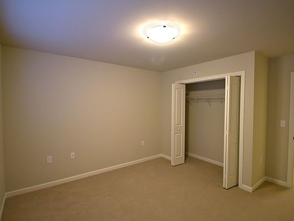4th image of 548 Campbell Ave #206
