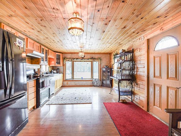 4th image of 14104 White Pine Dr