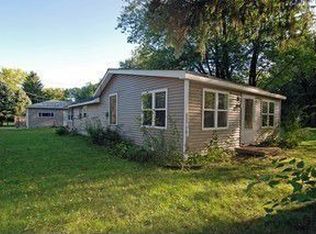 25494 W Hawthorne Ave, Antioch, IL 60002