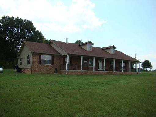 1st image of 401 Pin Oak Dr