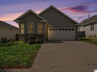 6945 Whitewater Ln, Lincoln, NE 68521