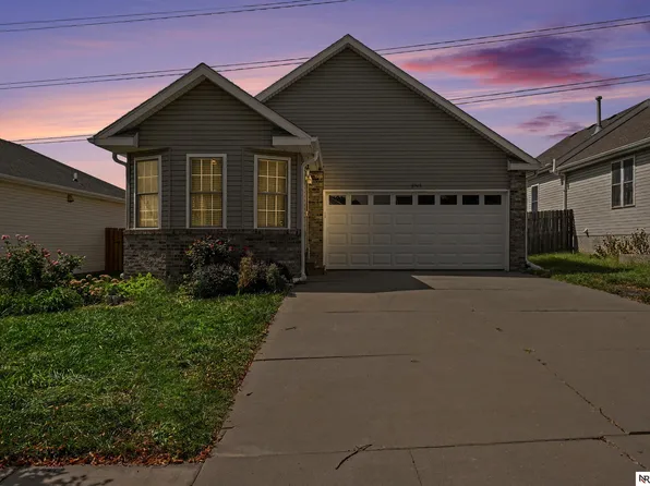 6945 Whitewater Ln, Lincoln, NE 68521