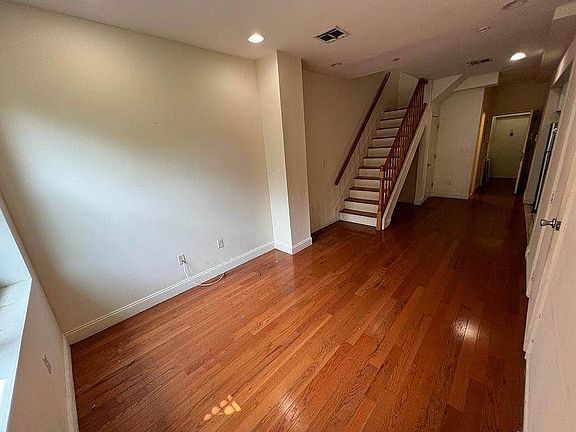 2nd image of 258 W 135th St #44