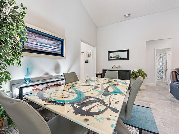 4th image of 925 Sangria Cir