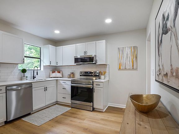 5th image of 3256 Churchview Way