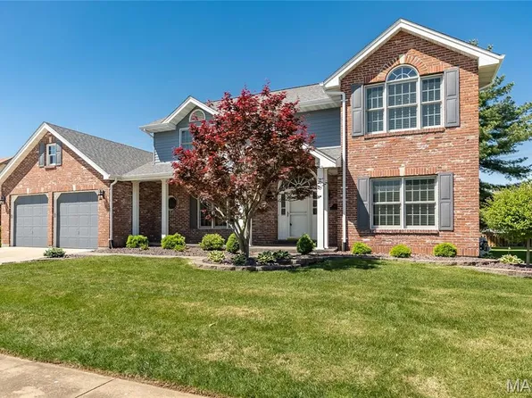 22 Huntington Pkwy, Saint Charles, MO 63301