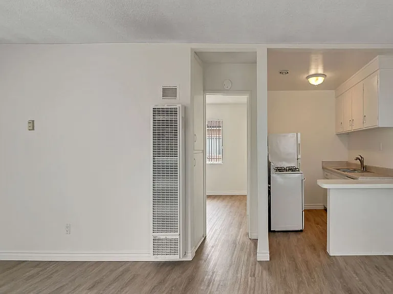 855 Emerald St #C — Photo 6