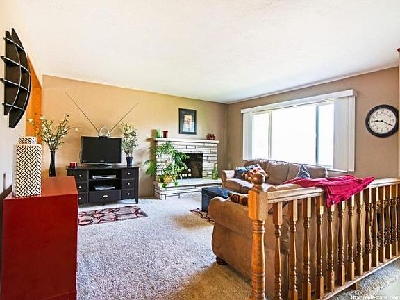 4th image of 2295 W Edgeware Ln