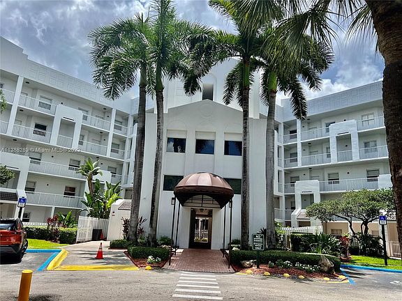 4th image of 10730 NW 66th St APT 411
