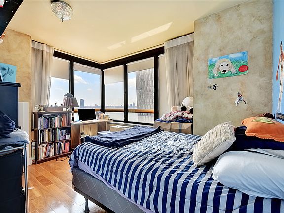 3rd image of 630 1st Ave APT 22D