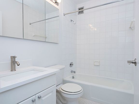 5th image of 230 W 55th St APT 3A