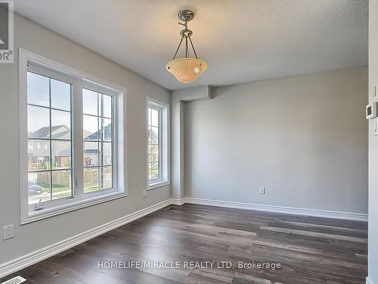 70 Knotty Pine Ave — Photo 18
