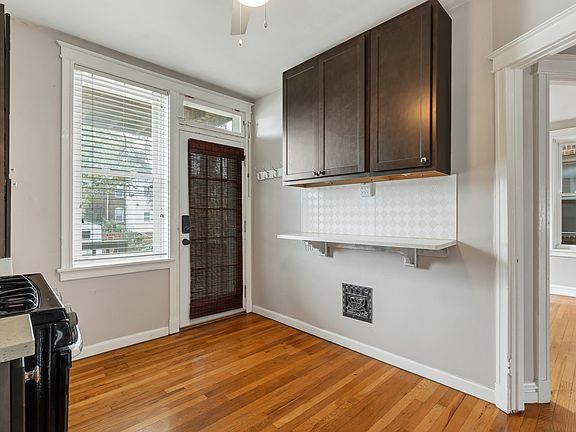 3rd image of 4930 Tholozan Ave