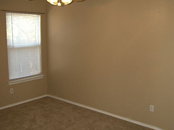 2nd image of 1405 E Jefferson Ave