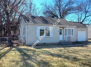 2201 SW 21st St, Topeka, KS 66604