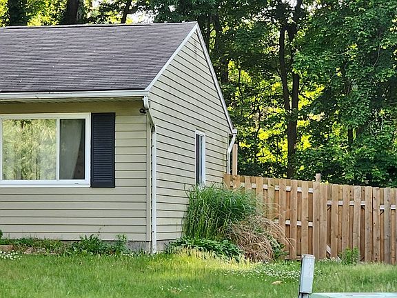 4th image of 380 Southington Blvd