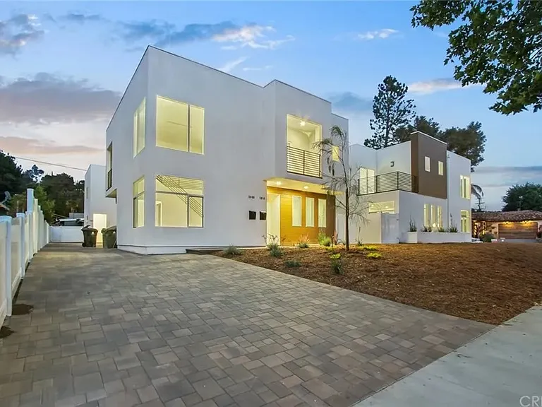 5008 Topanga Canyon Blvd — Photo 1
