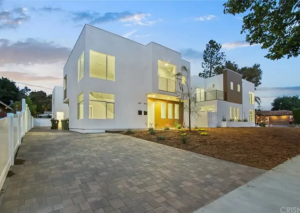 5008 Topanga Canyon Blvd