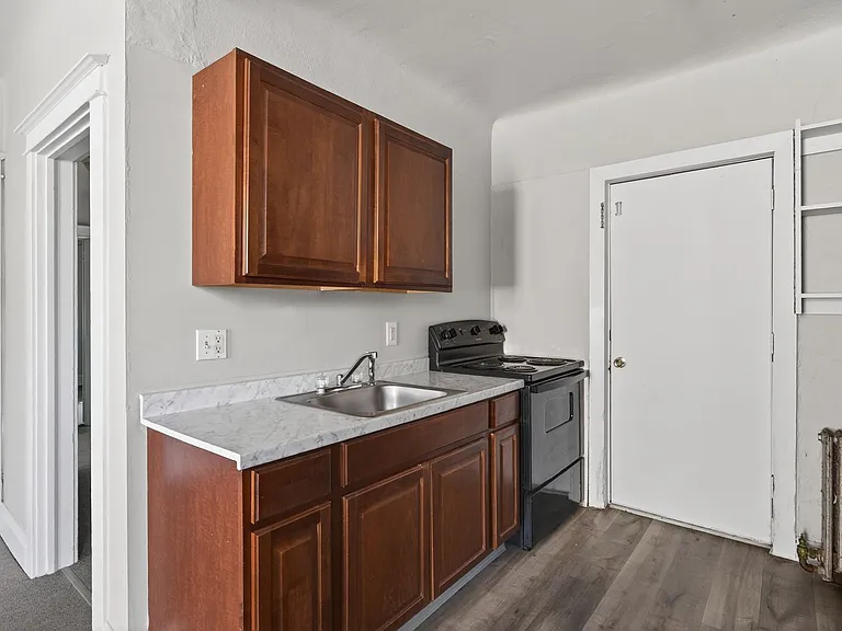 332 W Washington St — Photo 3
