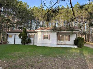 2737 County Road 633, Grawn, MI 49637