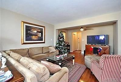 1st image of 210 E Broadway APT 2B