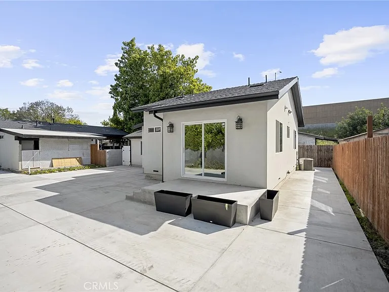 13721 Pierce St — Photo 28