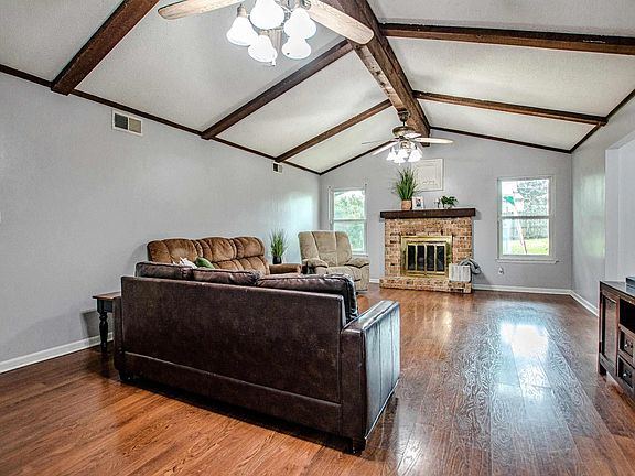 4th image of 7404 Sagamore Dr