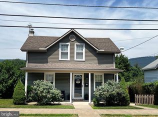 425 E Freedom Ave, Burnham, PA 17009