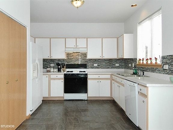3rd image of 496 Littleton Trl #35-3