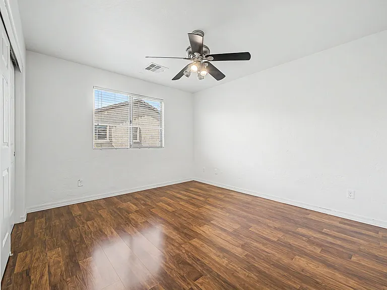 2048 W Monte Cristo Ave — Photo 29