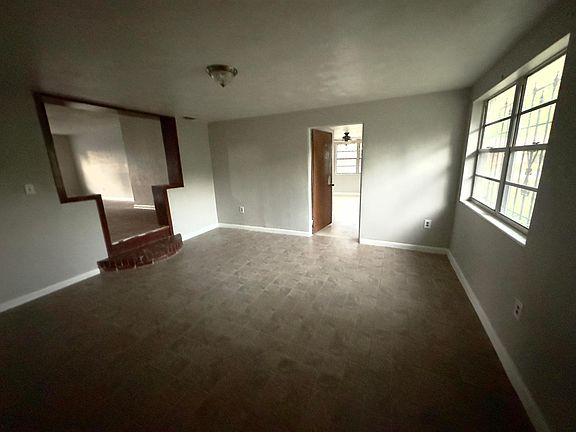 5th image of 334 Avenue E SE