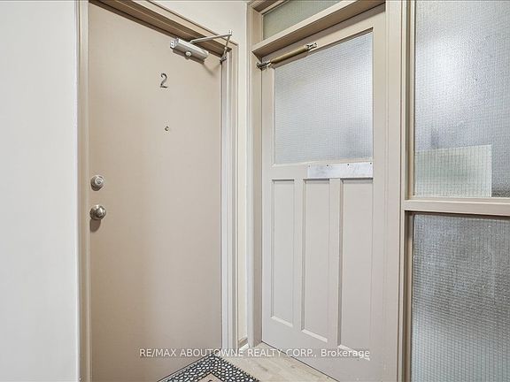 2nd image of 2354 Queensway Dr #2