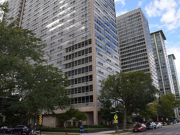 3rd image of 3550 N Lake Shore Dr APT 508