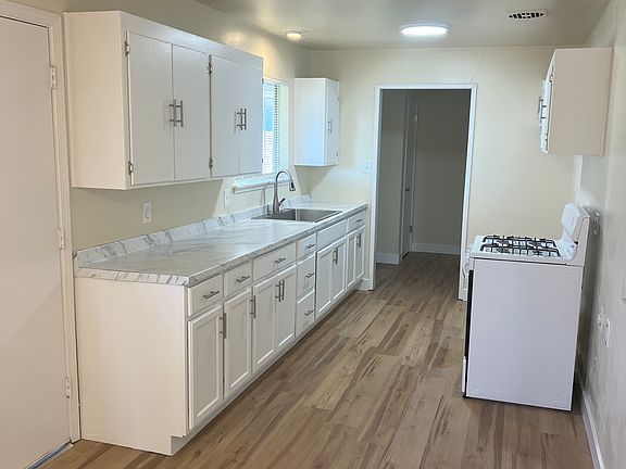 3rd image of 1008 W Holland Ave