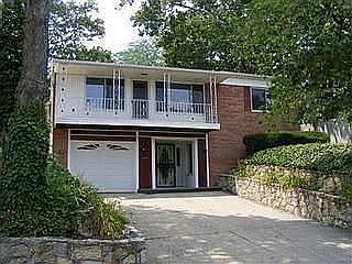 2nd image of 1731 Tennyson Ave