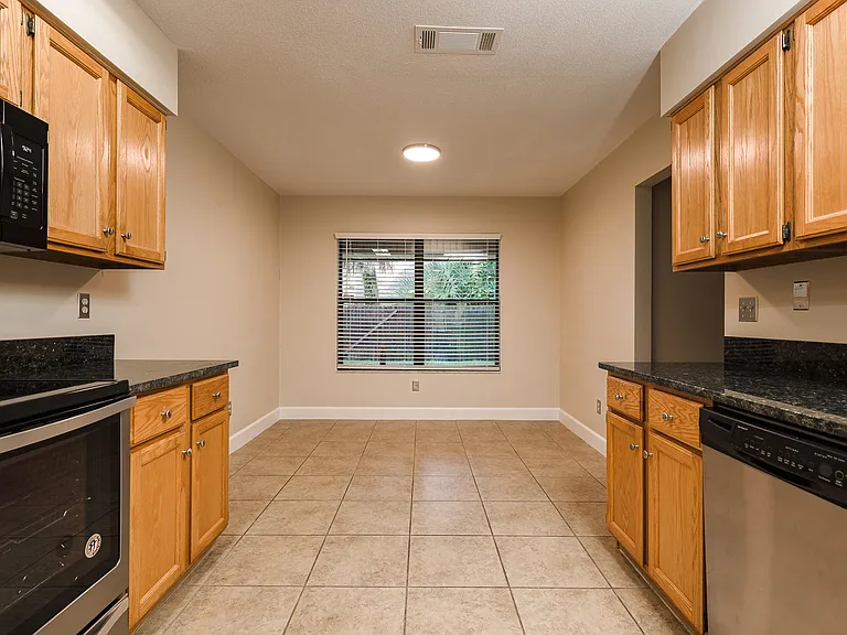 1523 Poplar Dr — Photo 14